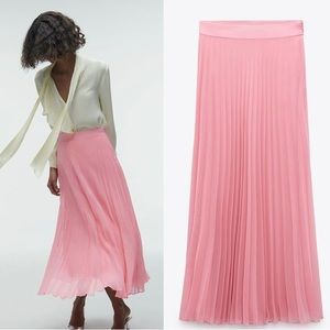 New Zara Pleated High Waist Chalk Pink Midi Skirt 3564/084 Extra Large XL.